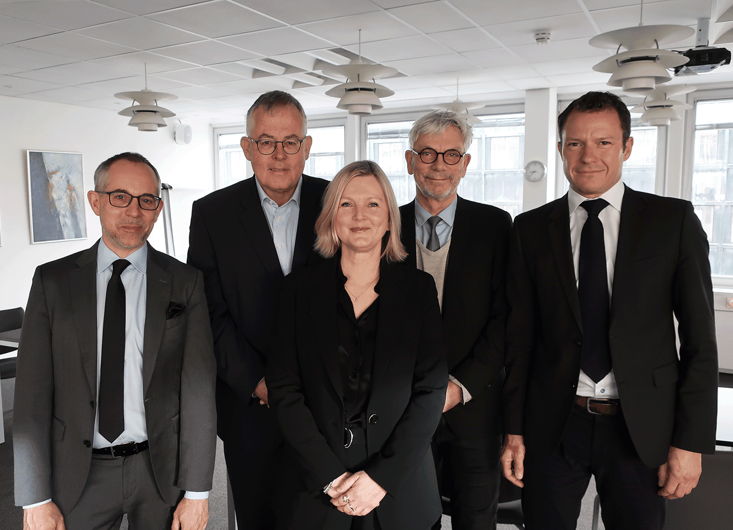 Retsformænd Henrik Klitz, Poul Bostrup, ledende retsformand Susanne Dahl, Anders Vangsø Mortensen og Søren Kjær Madsen.